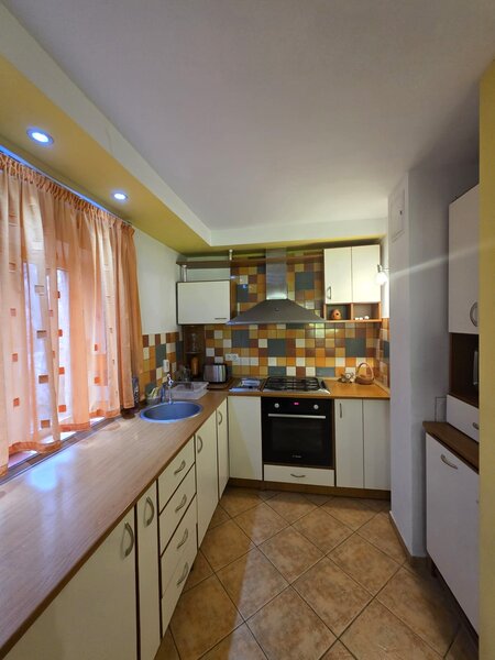 Decebal 2 camere loc parcare si contract ANAF